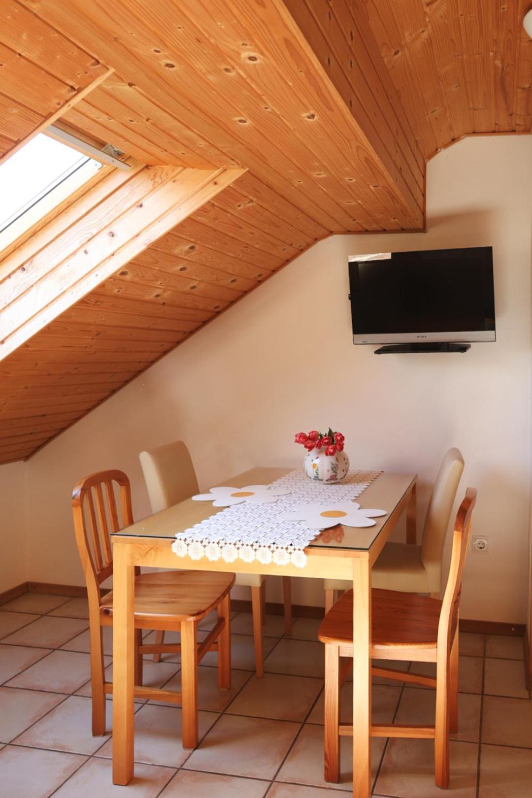 Hiša za goste Apartments-rooms Kocijancic