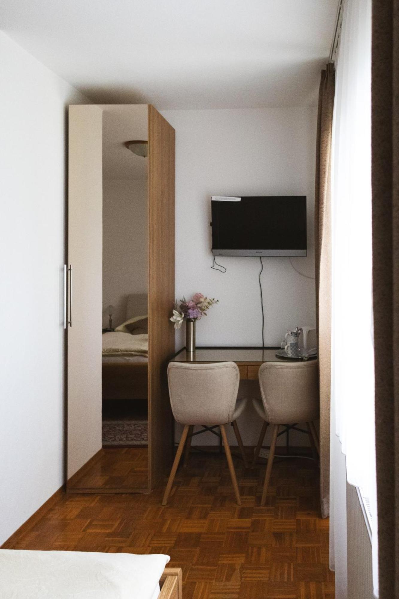 Apartments-rooms Kocijancic 3* Bled
